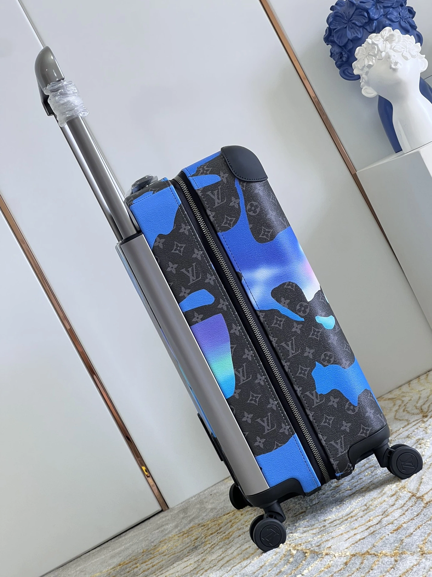 Louis Vuitton Luggage Unique 3708