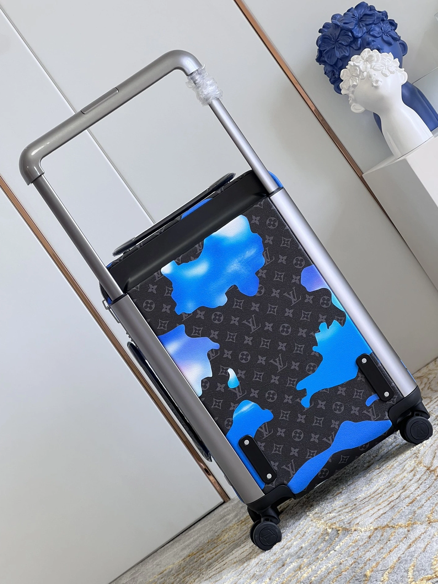 Louis Vuitton Luggage Unique 3708
