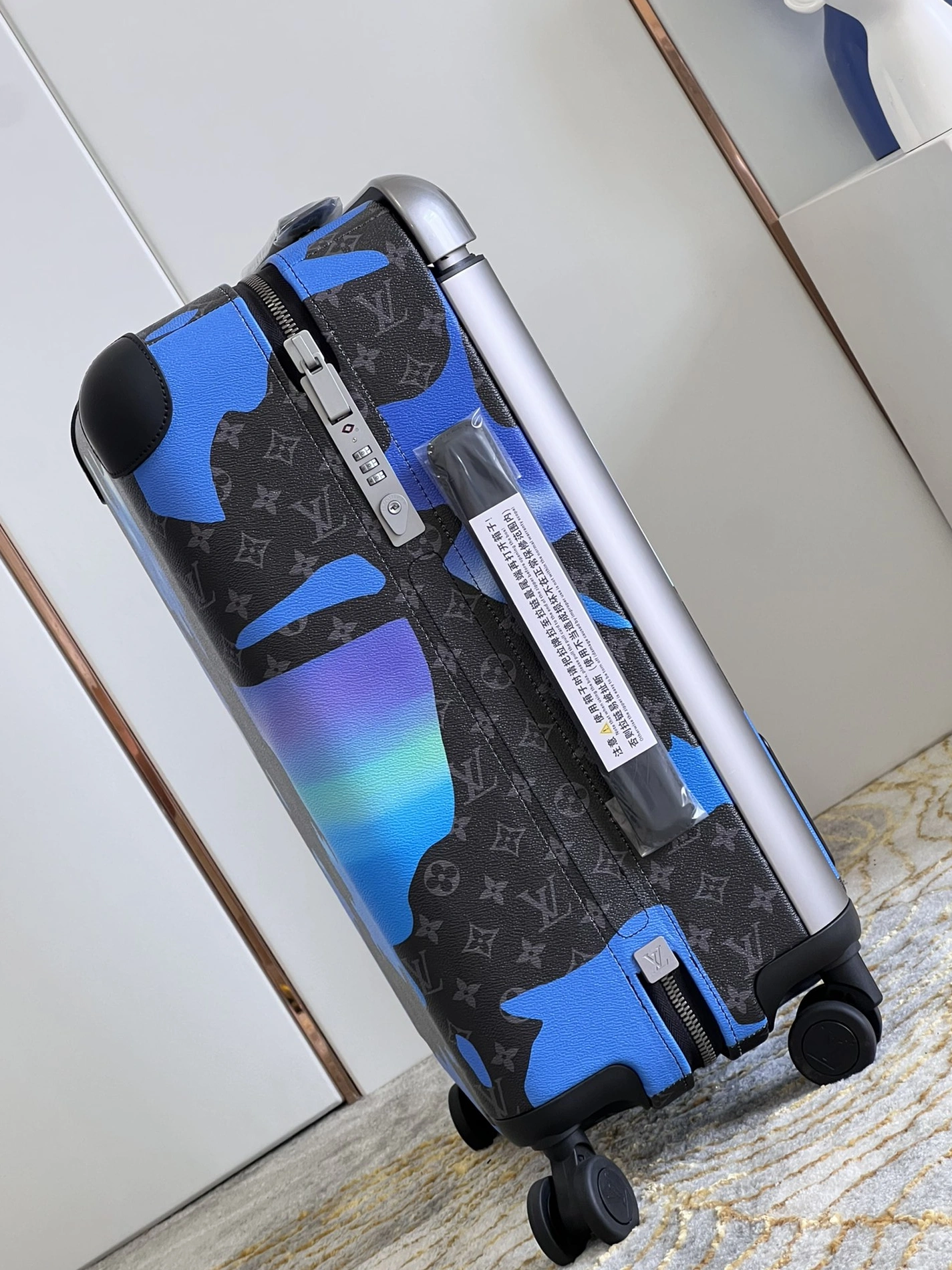 Louis Vuitton Luggage Unique 3708
