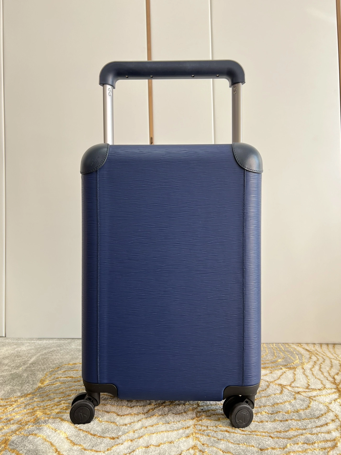 Louis Vuitton Luggage Unique 6069