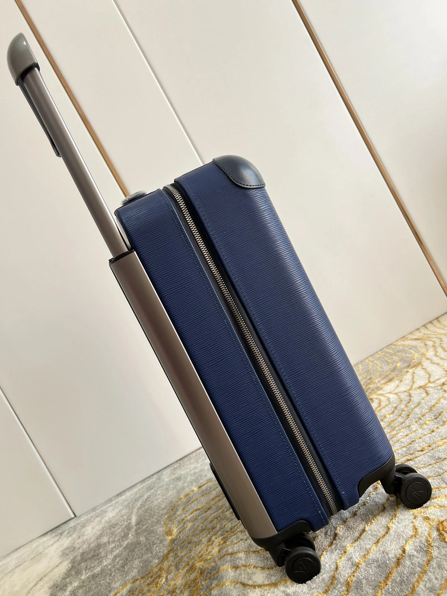 Louis Vuitton Luggage Unique 6069