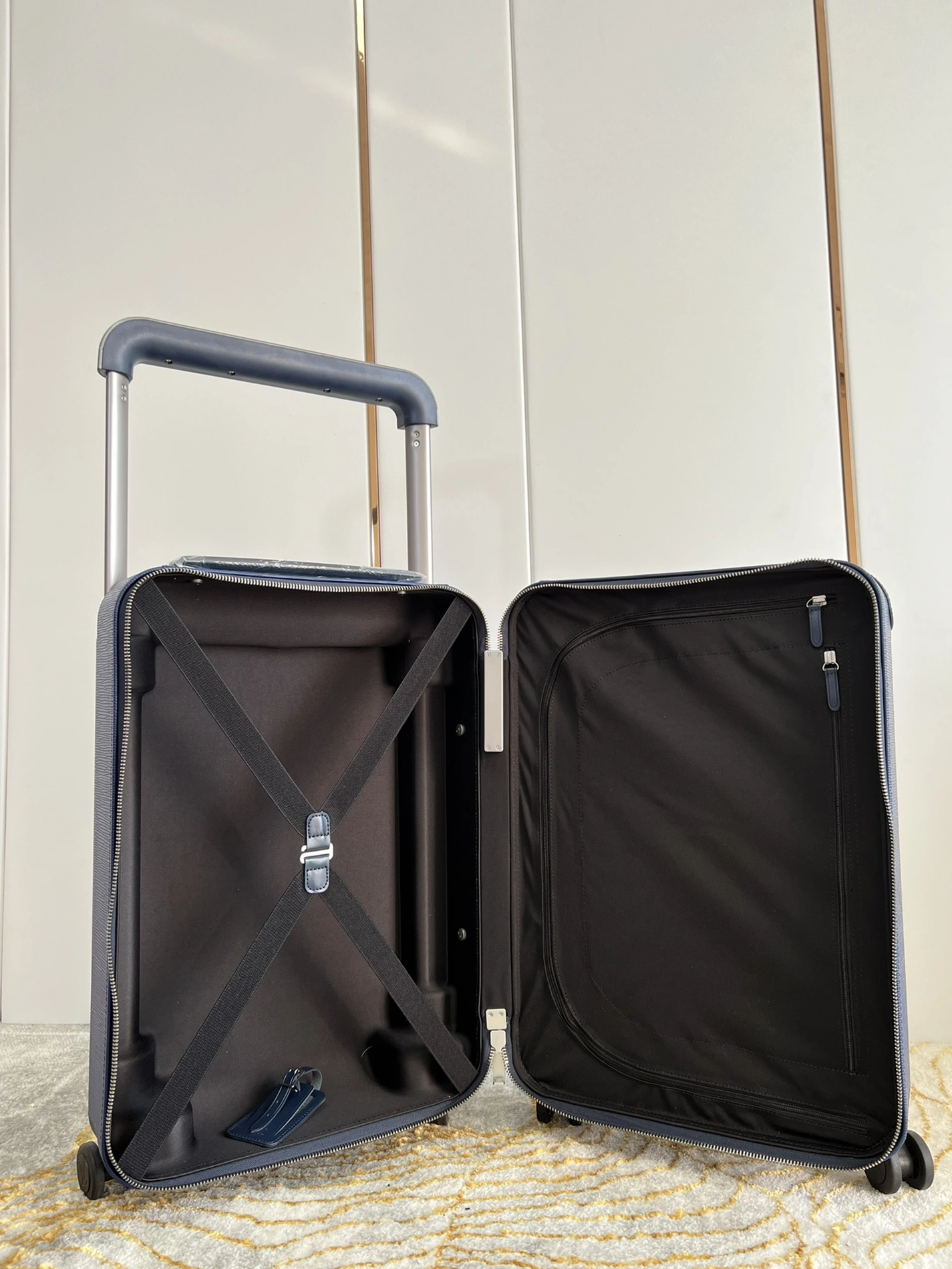 Louis Vuitton Luggage Unique 6069