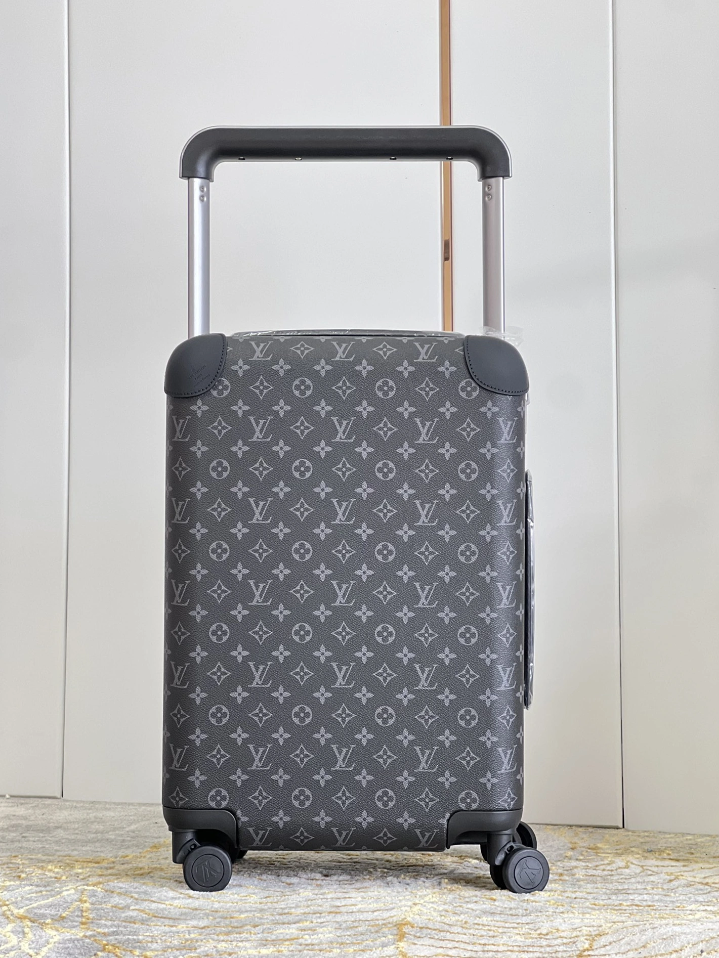 Louis Vuitton Luggage Versatile 5128