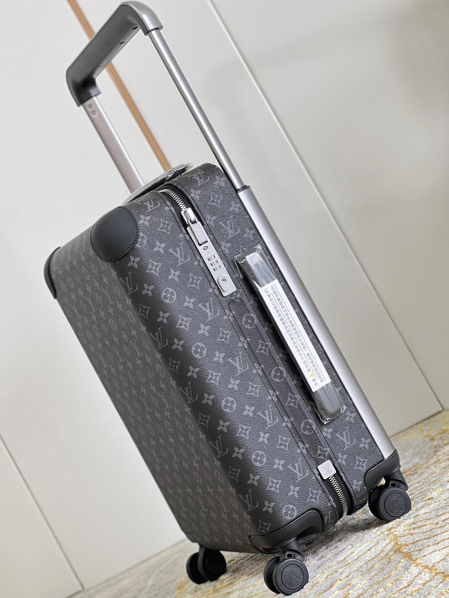 Louis Vuitton Luggage Versatile 5128