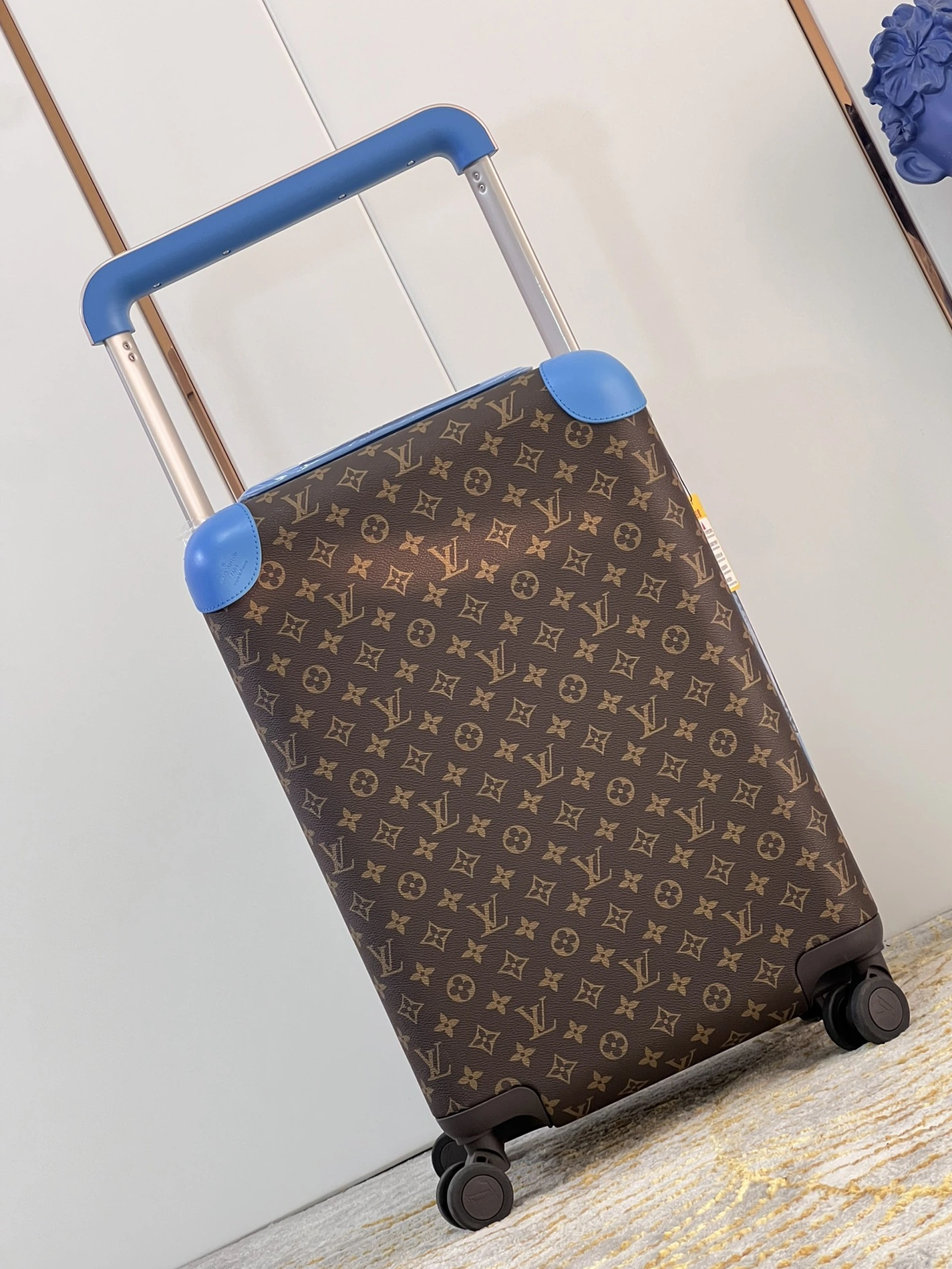Louis Vuitton Luggage WellDesigned 6111