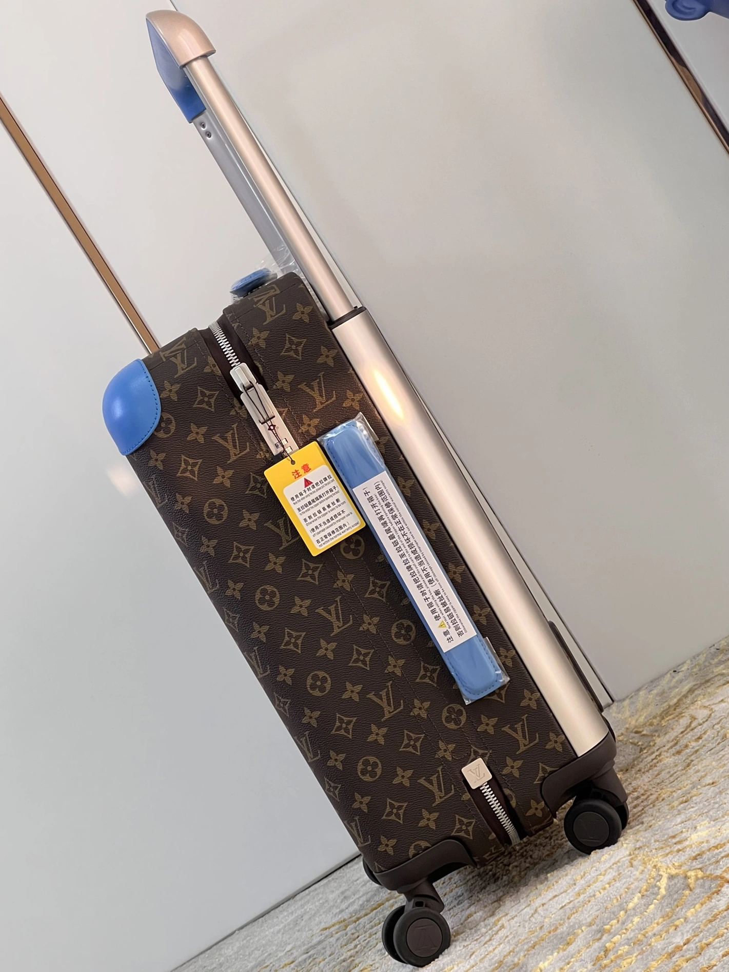 Louis Vuitton Luggage WellDesigned 6111