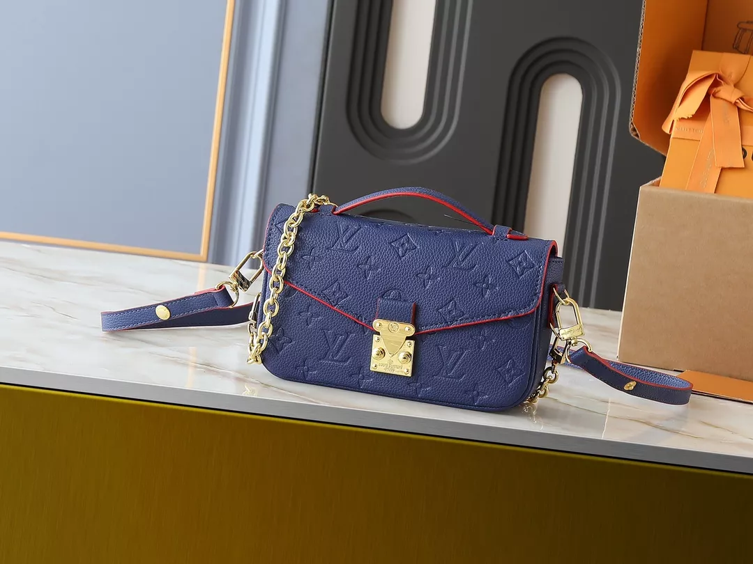 Louis Vuitton Messenger Bag For Women Practical 236