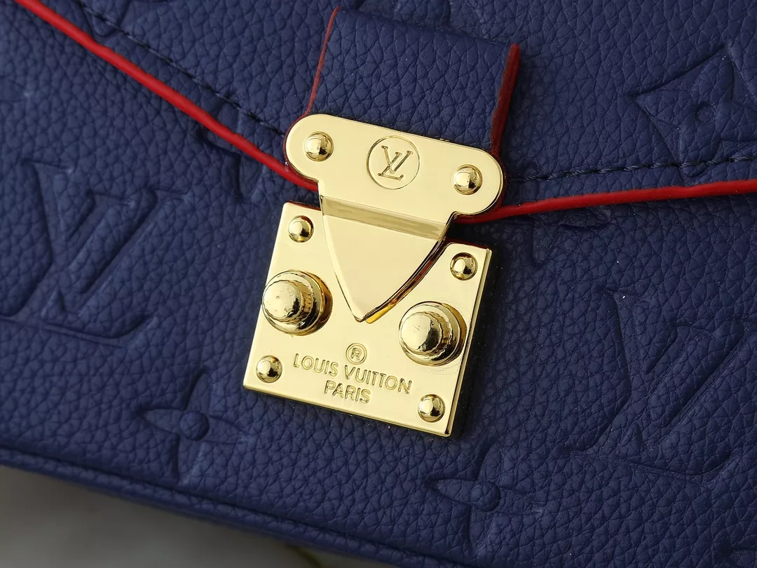 Louis Vuitton Messenger Bag For Women Practical 236