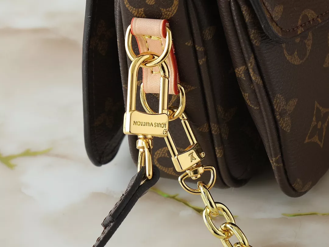 Louis Vuitton Messenger Bag For Women Stylish 8701