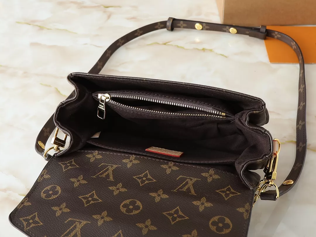 Louis Vuitton Messenger Bag For Women Stylish 8701