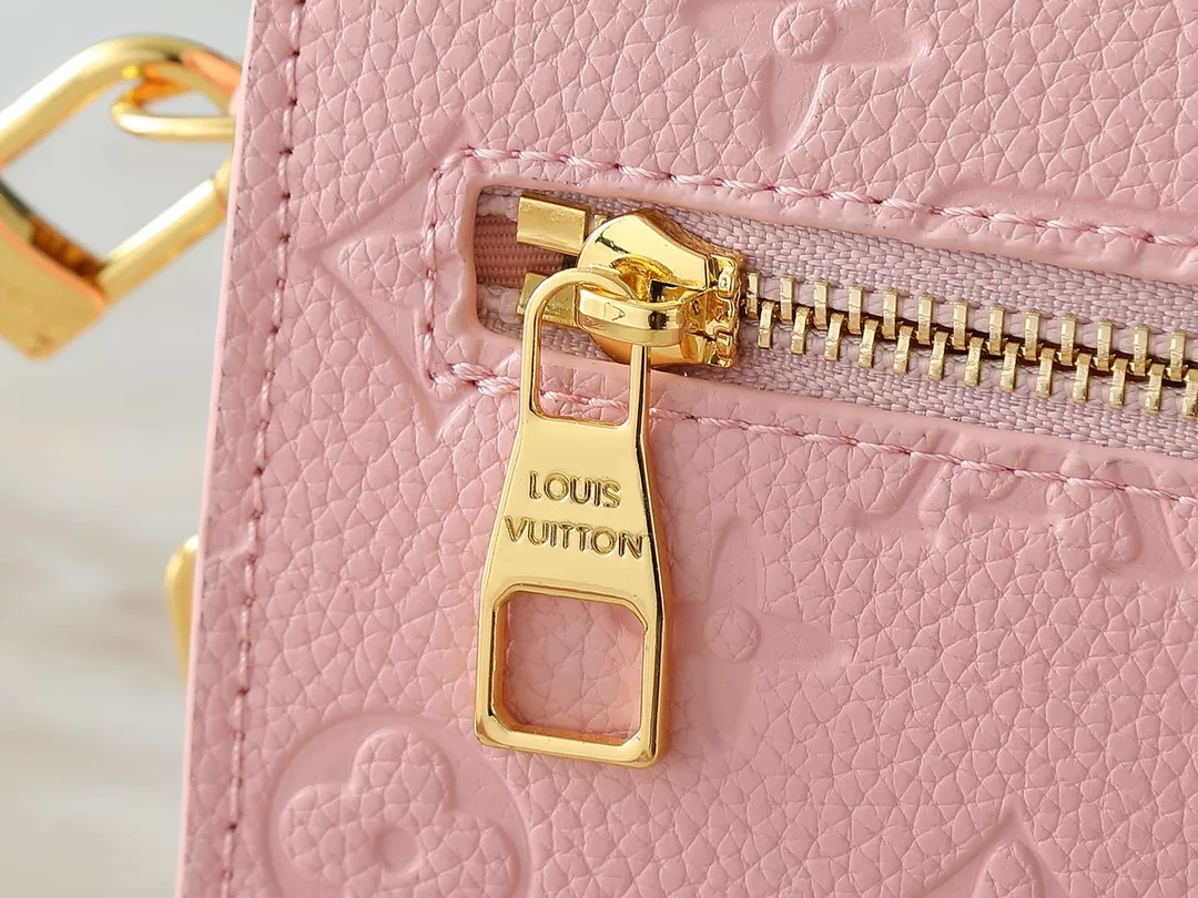 Louis Vuitton Messenger Bag For Women Trendsetting 8068
