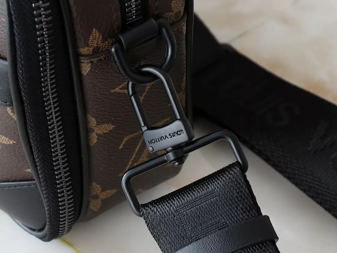 Louis Vuitton Messenger Bags For Unisex Durable 313
