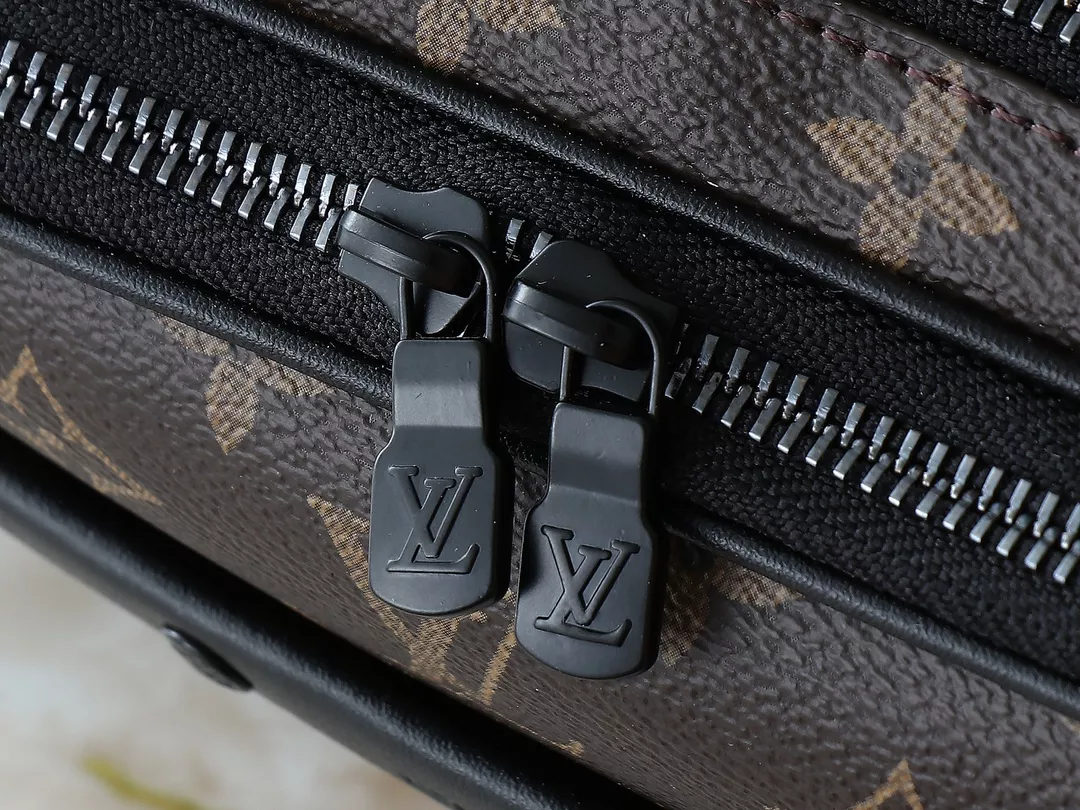Louis Vuitton Messenger Bags For Unisex Durable 313