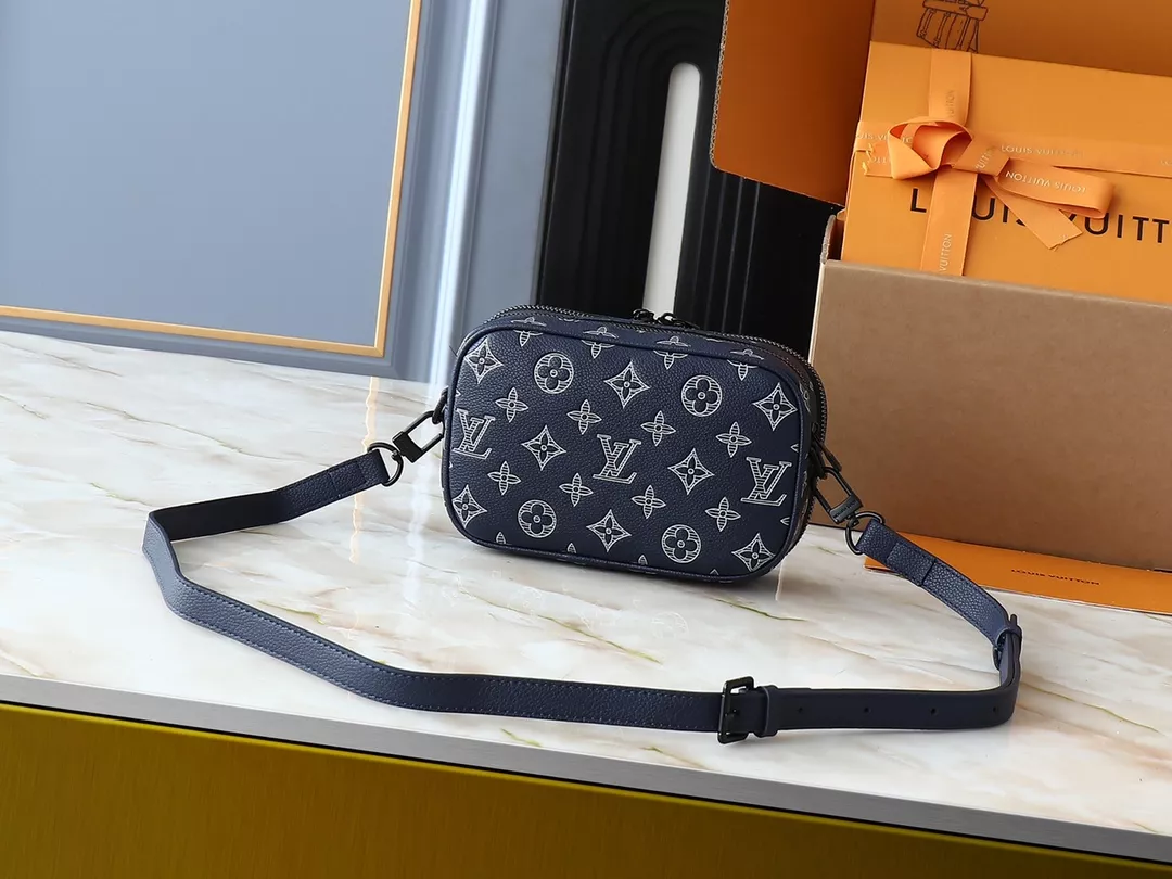 Louis Vuitton Messenger Bags For Unisex Efficient 8050