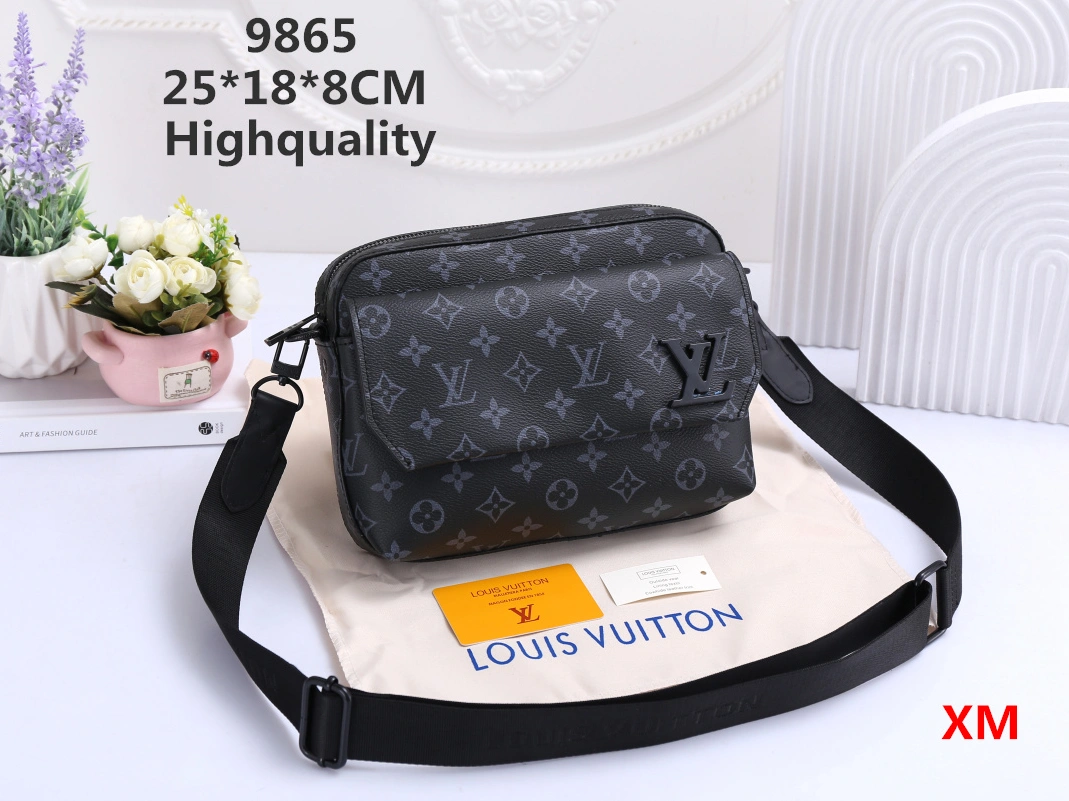 Louis Vuitton Messenger Bags For Unisex Functional 1879