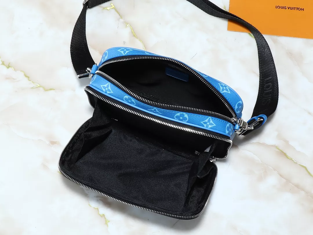 Louis Vuitton Messenger Bags For Unisex Functional 2851