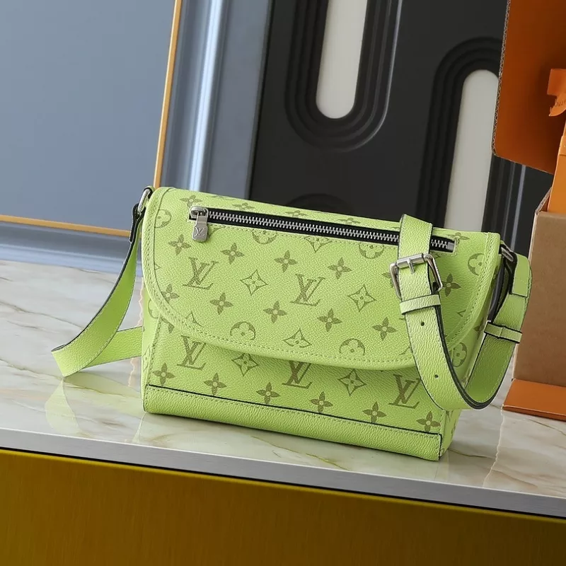 Louis Vuitton Messenger Bags For Unisex Reliable 6369