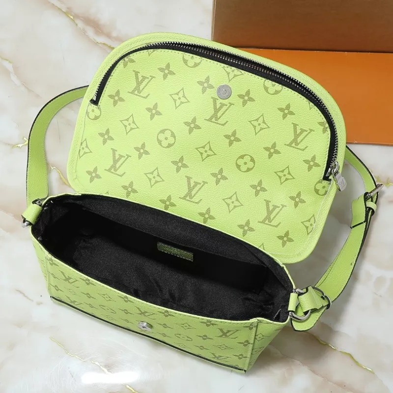 Louis Vuitton Messenger Bags For Unisex Reliable 6369