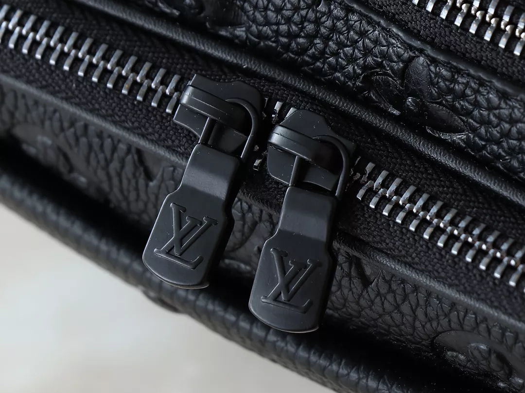 Louis Vuitton Messenger Bags For Unisex StreetReady 3624