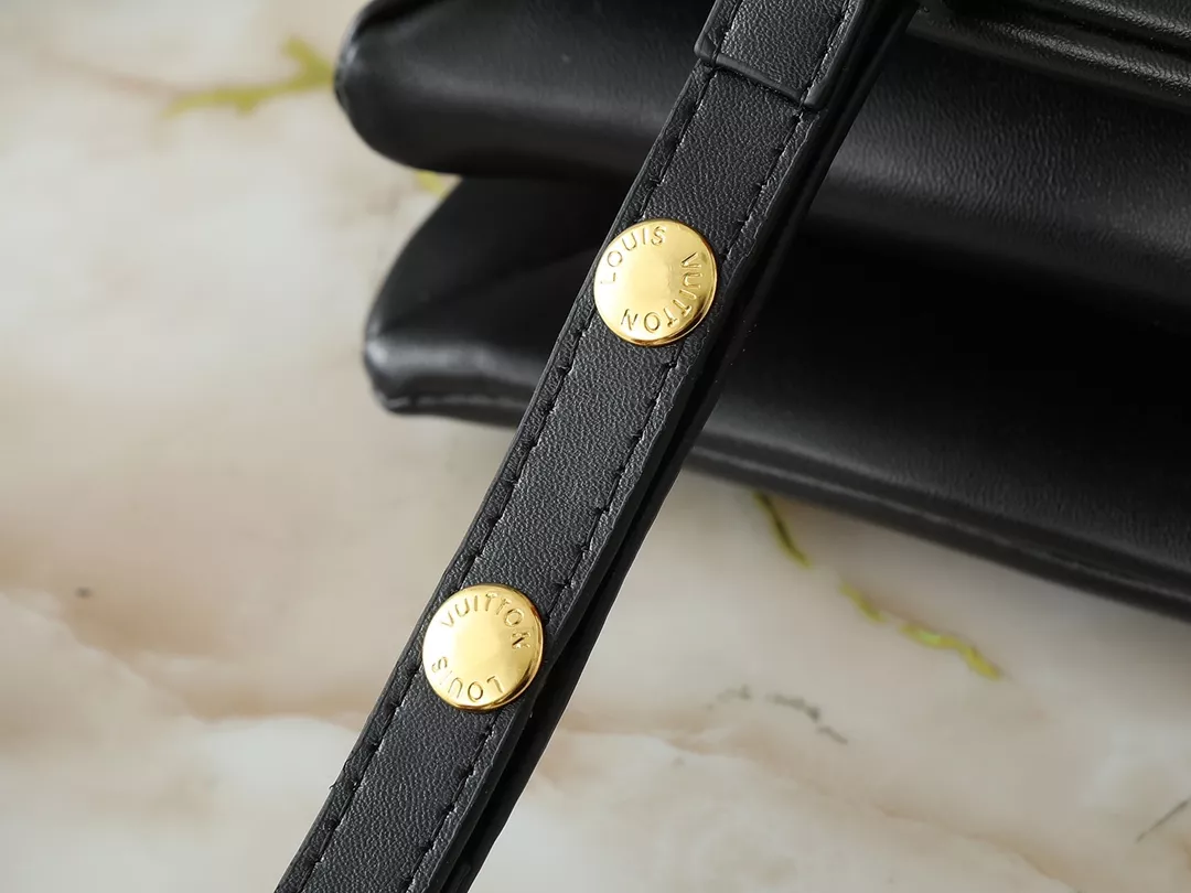 Louis Vuitton Messenger Bags For Women Bright 9413