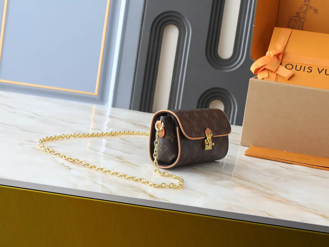 Louis Vuitton Messenger Bags For Women Durable 719