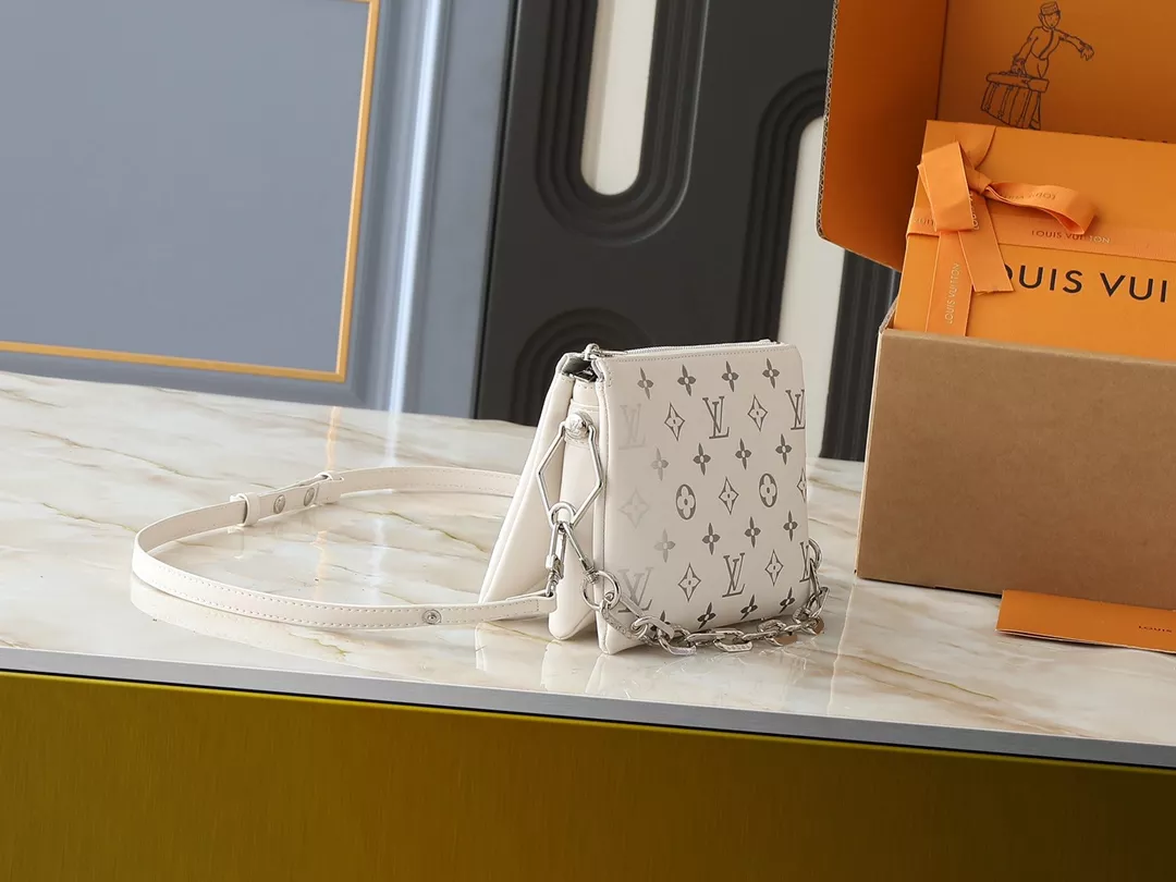 Louis Vuitton Messenger Bags For Women EasyMatch 7563