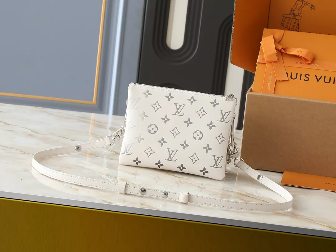 Louis Vuitton Messenger Bags For Women EasyMatch 7563