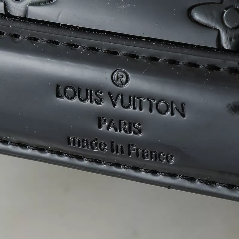 Louis Vuitton Messenger Bags For Women Modern 9091