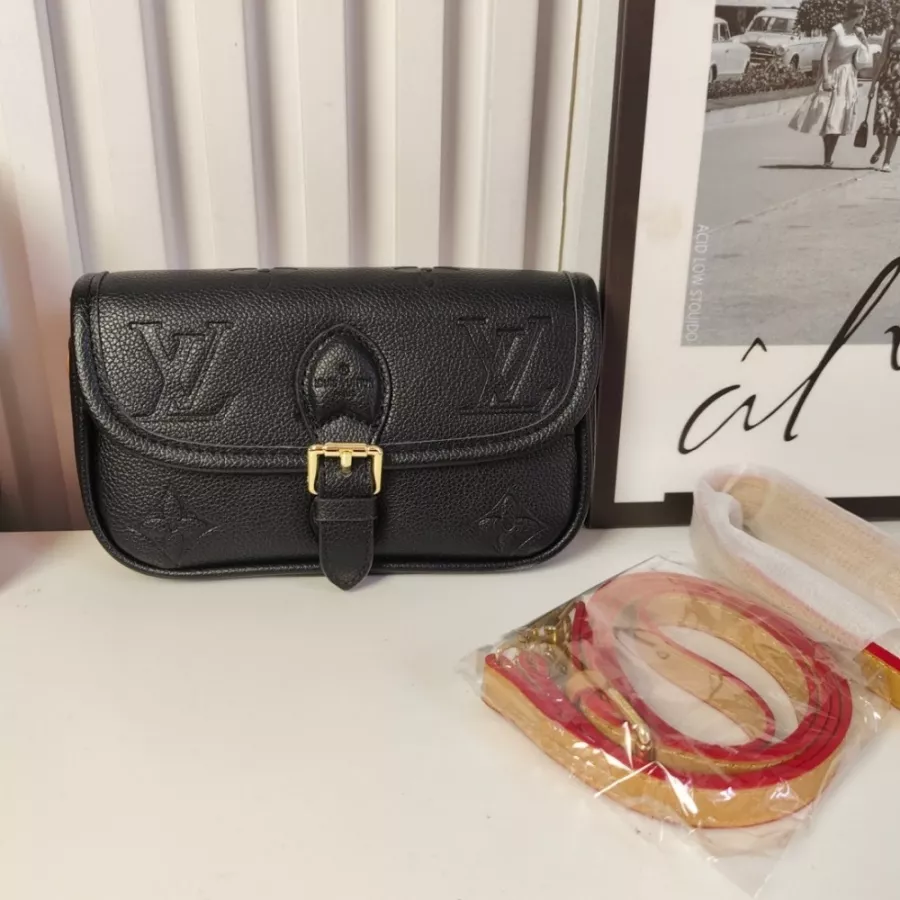 Louis Vuitton Messenger Bags For Women Popular 3520