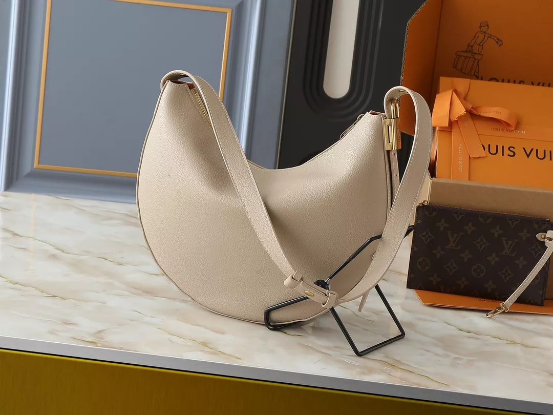 Louis Vuitton Messenger Bags For Women Popular 8920