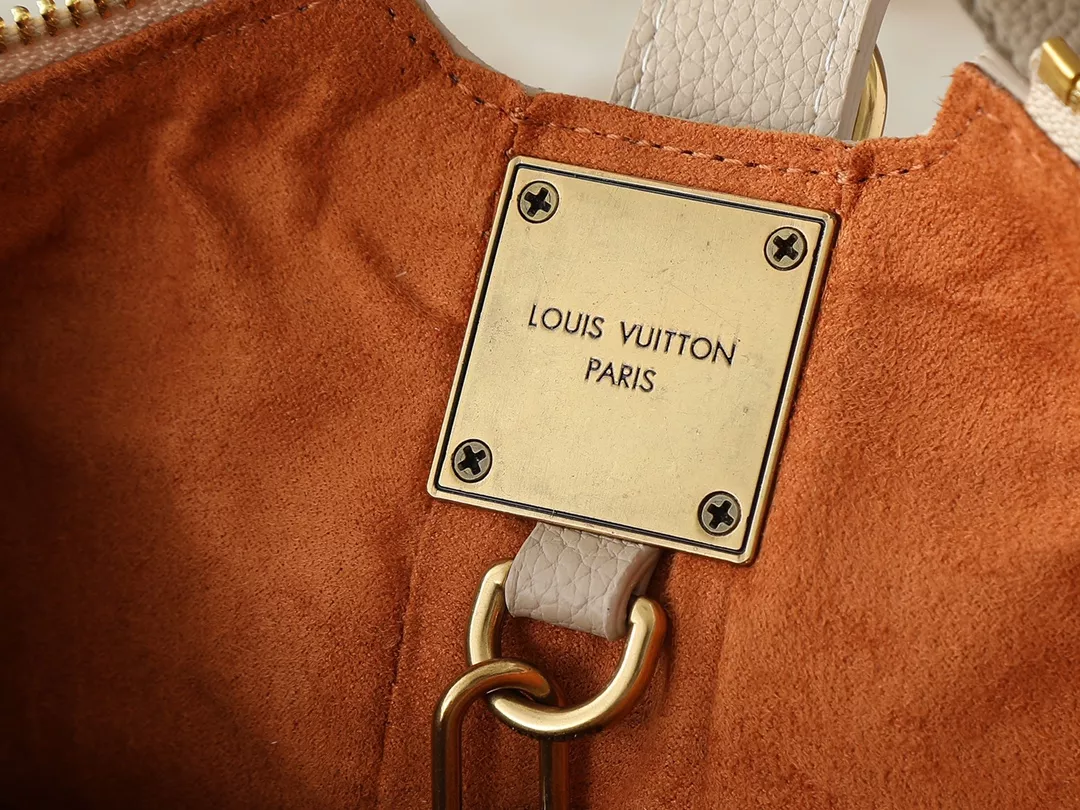 Louis Vuitton Messenger Bags For Women Popular 8920