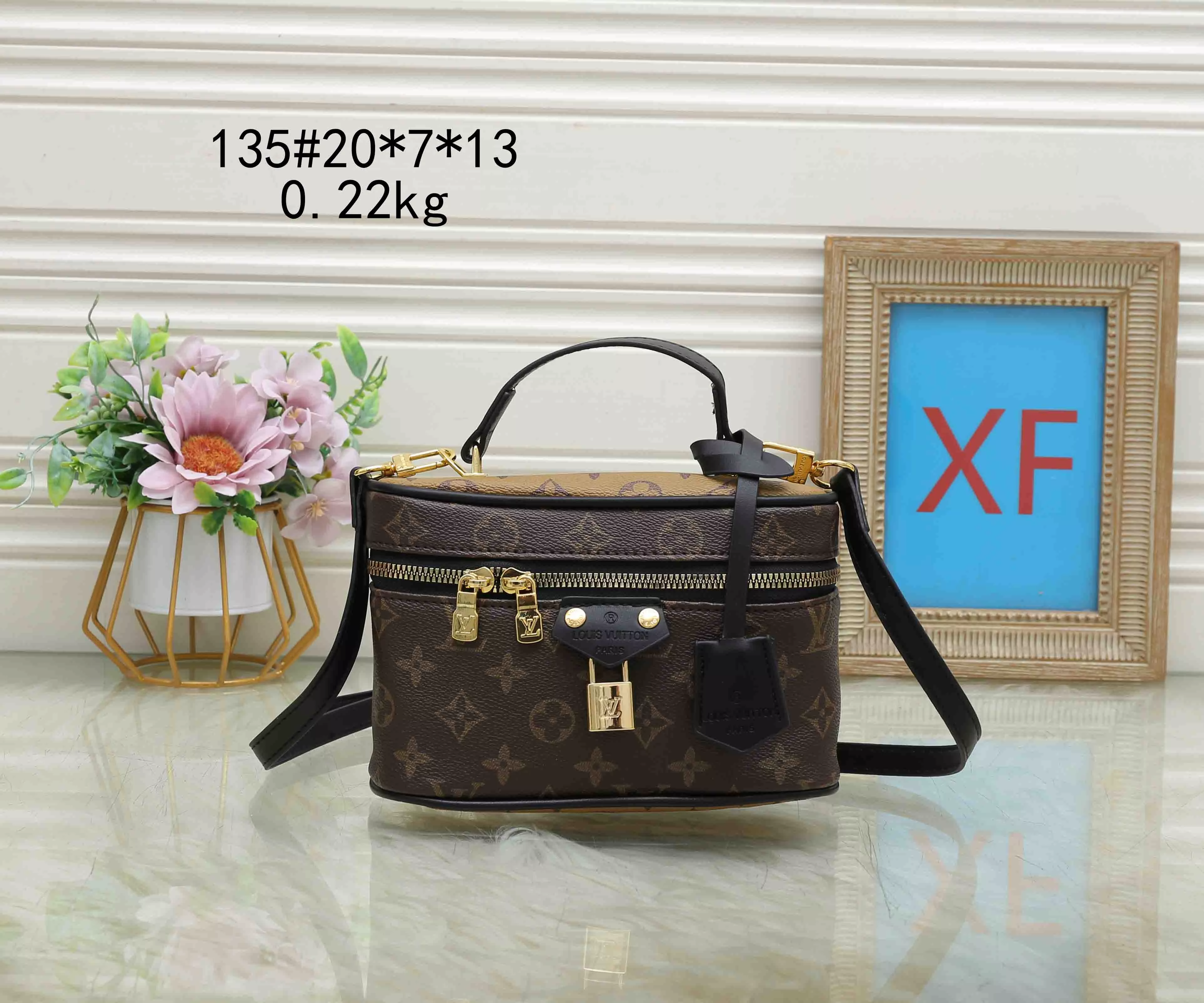 Louis Vuitton Messenger Bags For Women Practical 1517