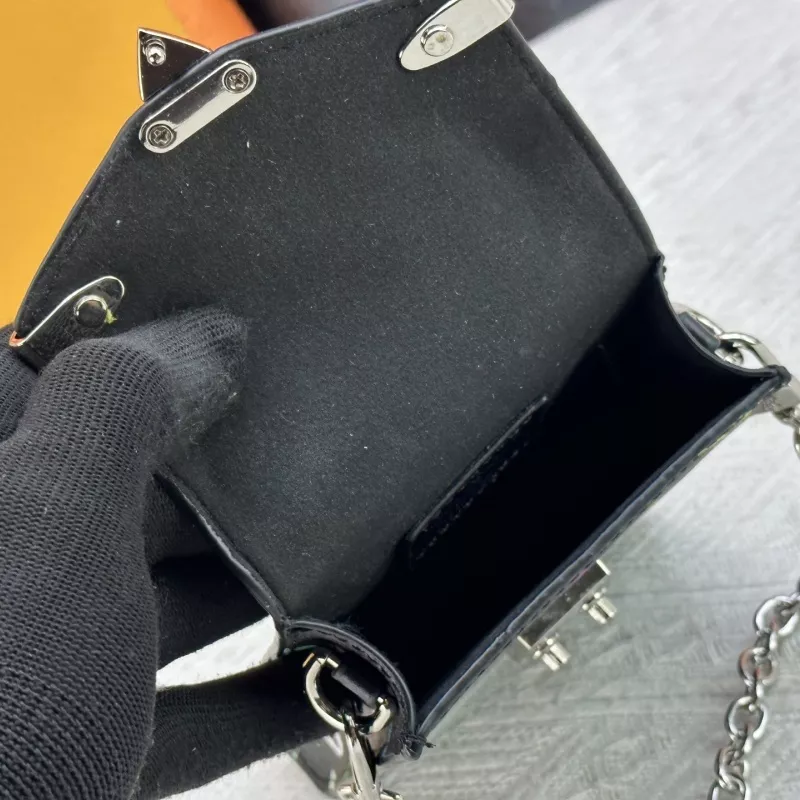 Louis Vuitton Messenger Bags For Women Resilient 9516