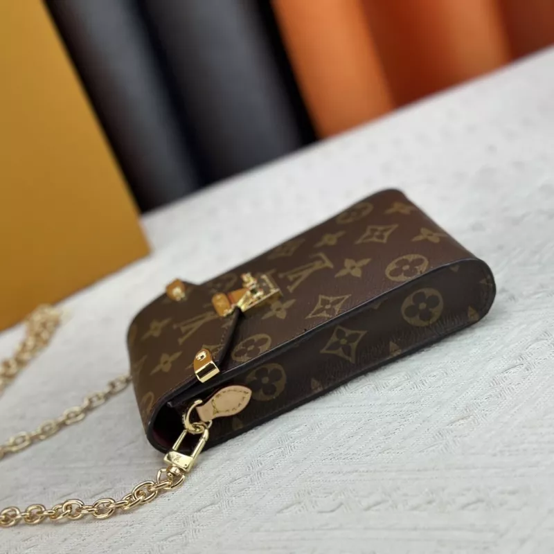 Louis Vuitton Messenger Bags For Women SmartChoice 6666