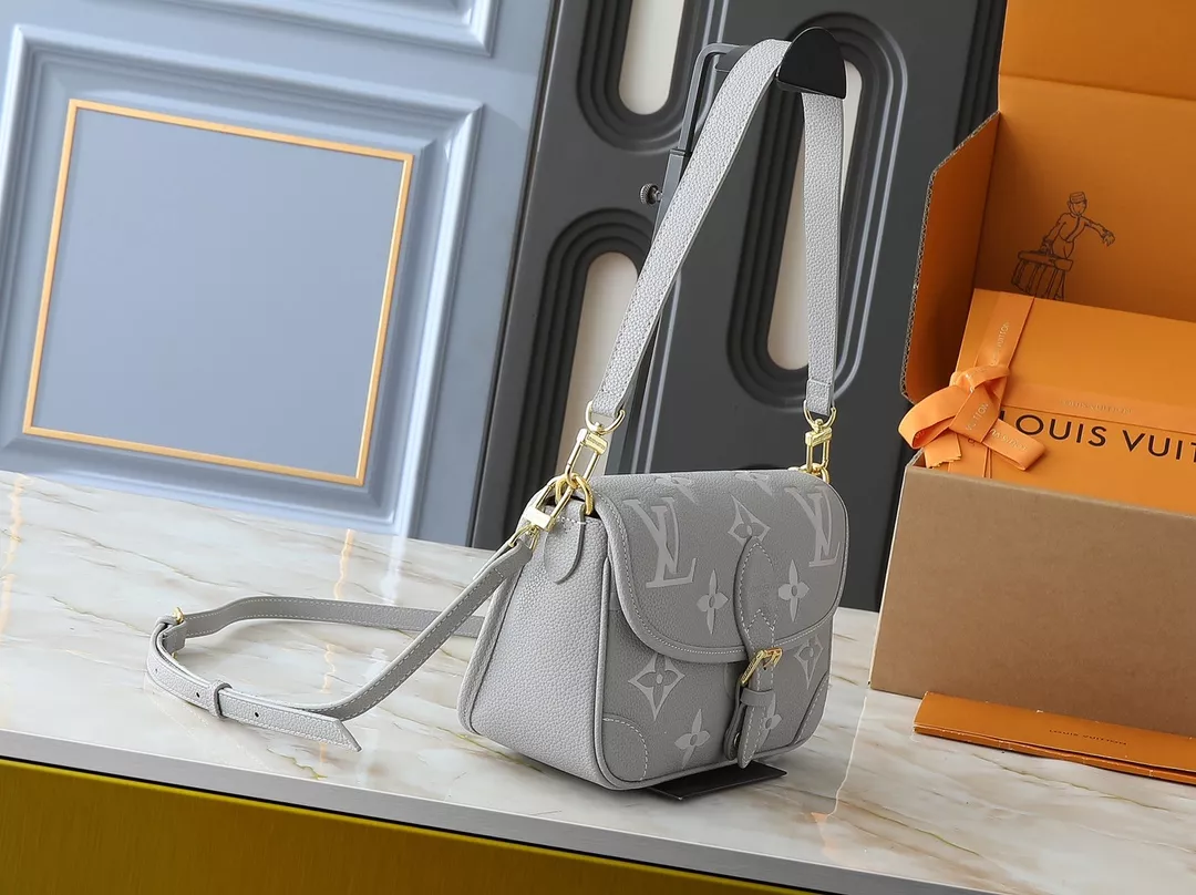 Louis Vuitton Messenger Bags For Women SportInspired 7205