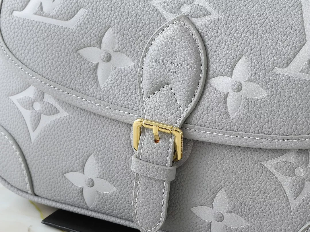 Louis Vuitton Messenger Bags For Women SportInspired 7205