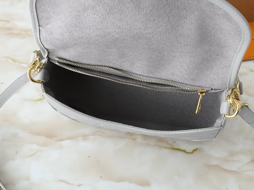 Louis Vuitton Messenger Bags For Women SportInspired 7205