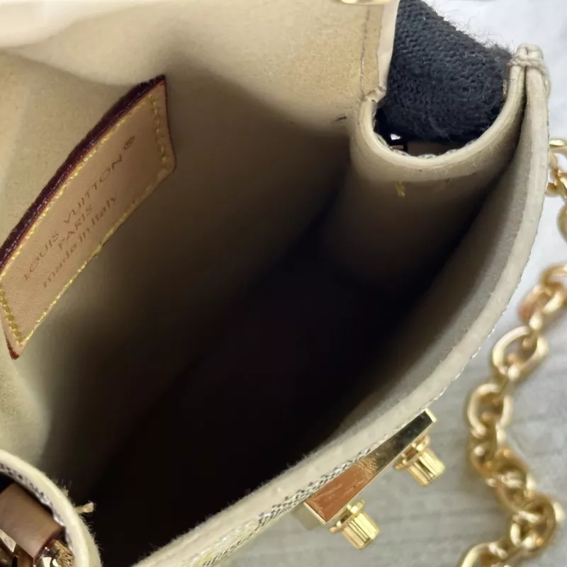 Louis Vuitton Messenger Bags For Women Trendy 7802