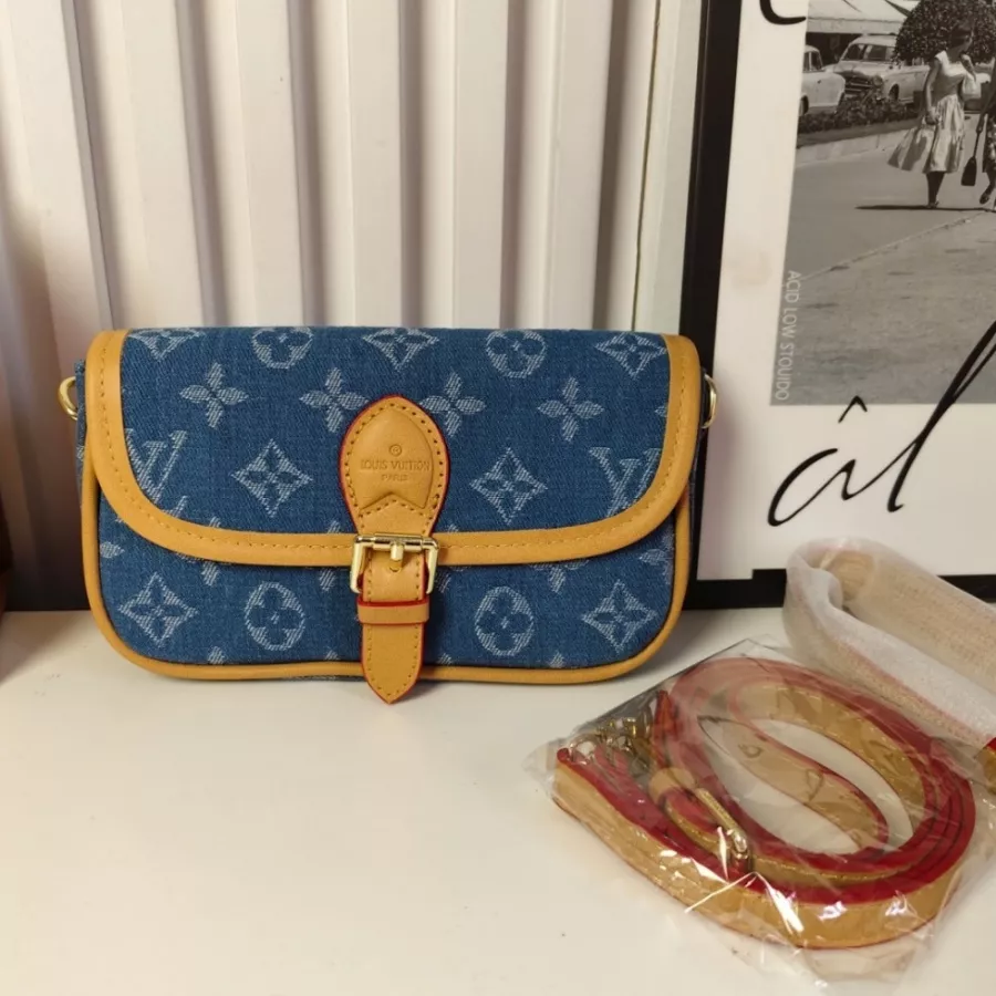 Louis Vuitton Messenger Bags For Women Trendy 9549