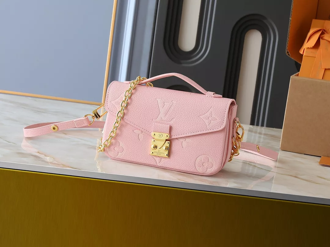 Louis Vuitton Messenger Bags For Women Unique 3253