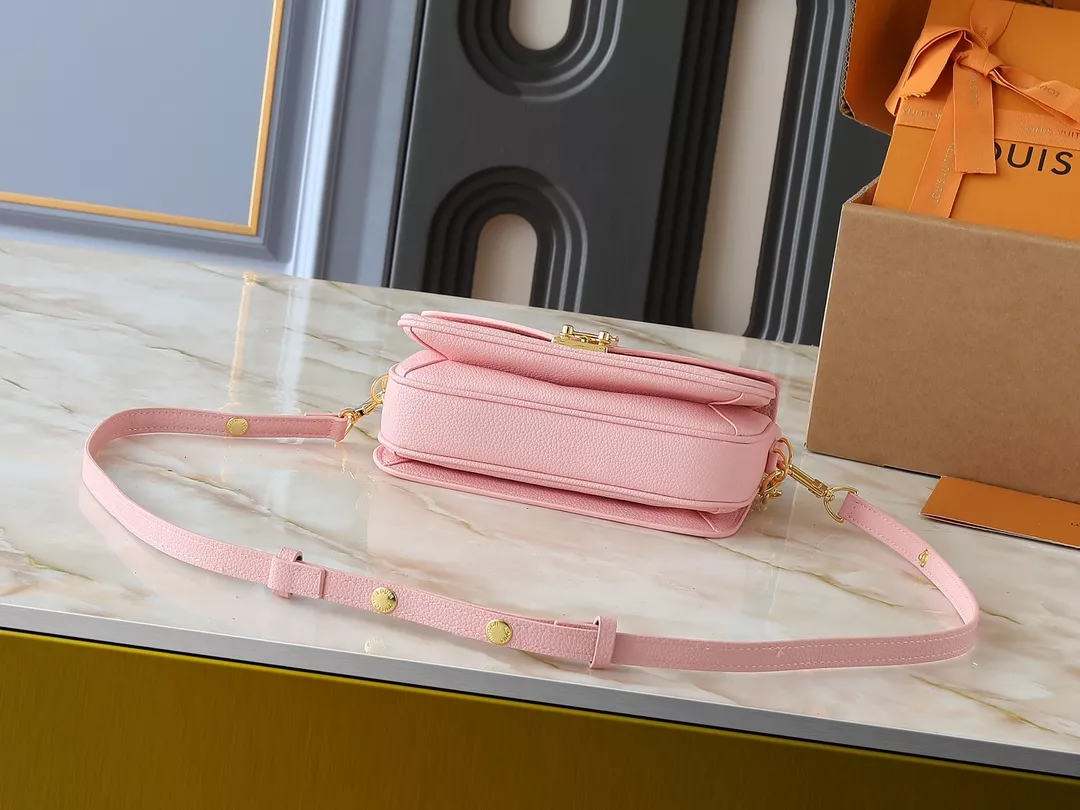 Louis Vuitton Messenger Bags For Women Unique 3253