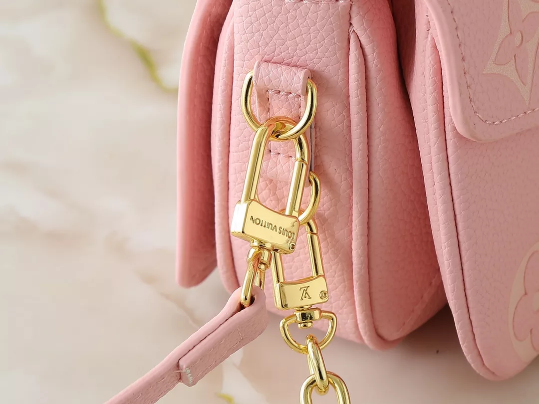 Louis Vuitton Messenger Bags For Women Unique 3253