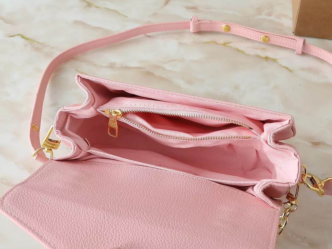 Louis Vuitton Messenger Bags For Women Unique 3253
