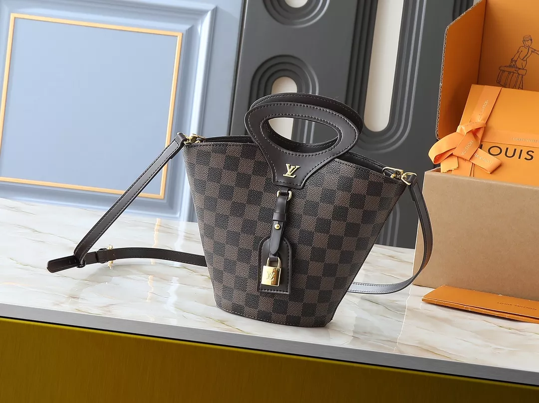Louis Vuitton Messenger Bags For Women Versatile 262