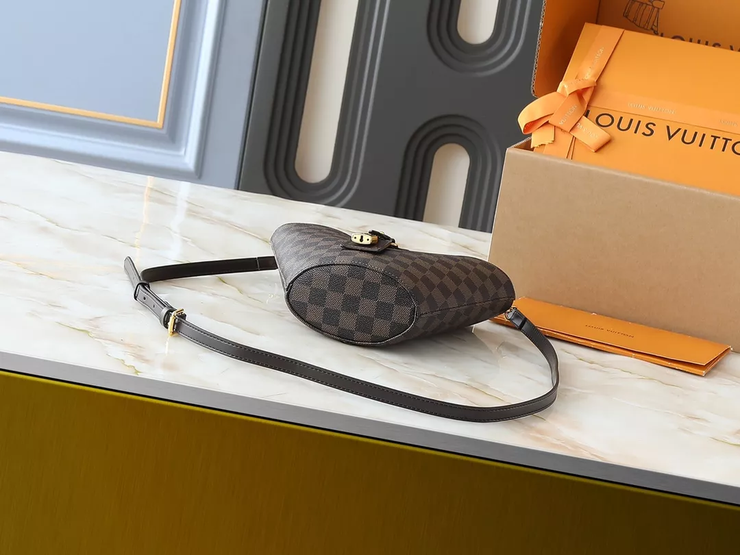 Louis Vuitton Messenger Bags For Women Versatile 262
