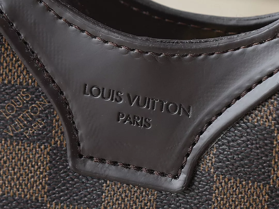 Louis Vuitton Messenger Bags For Women Versatile 262