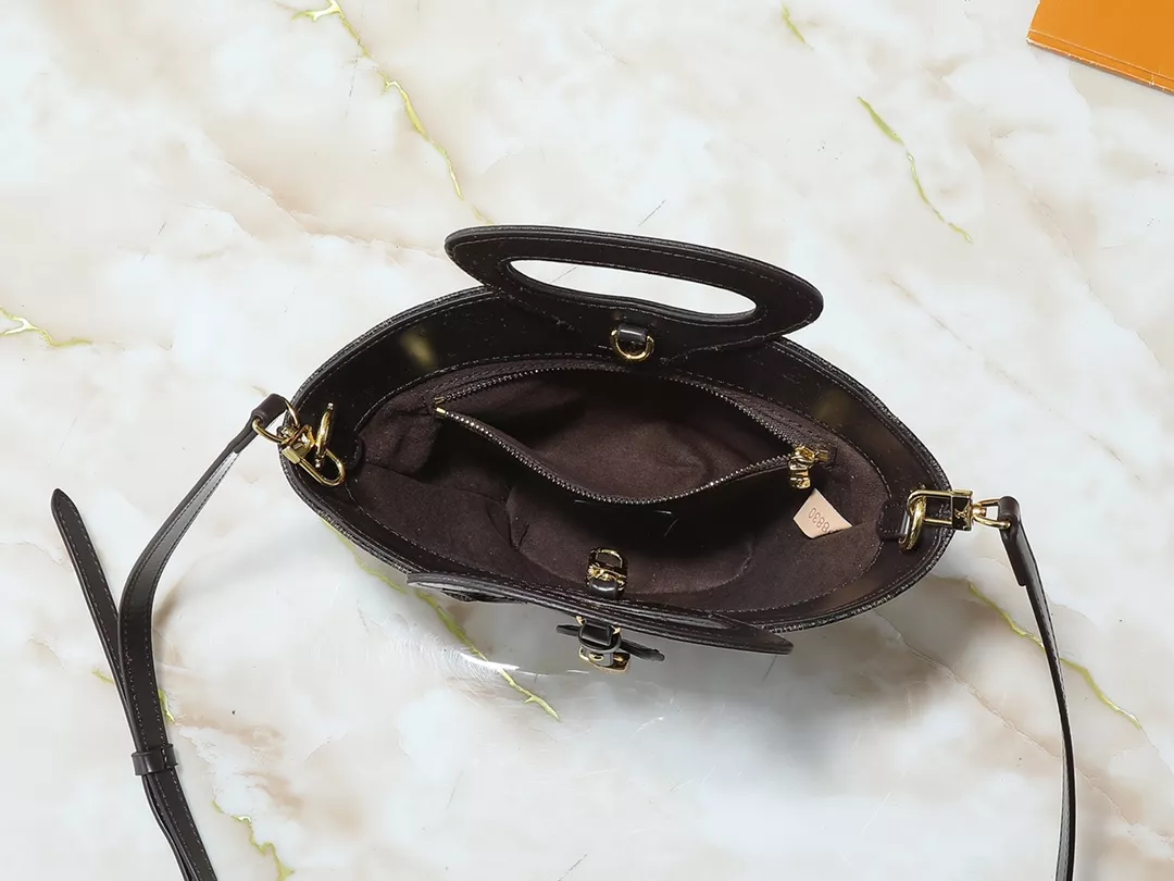 Louis Vuitton Messenger Bags For Women Versatile 262