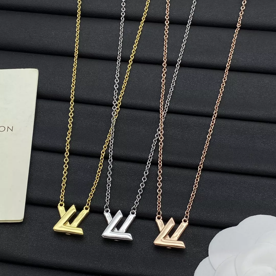 Louis Vuitton Necklaces Compact 9300