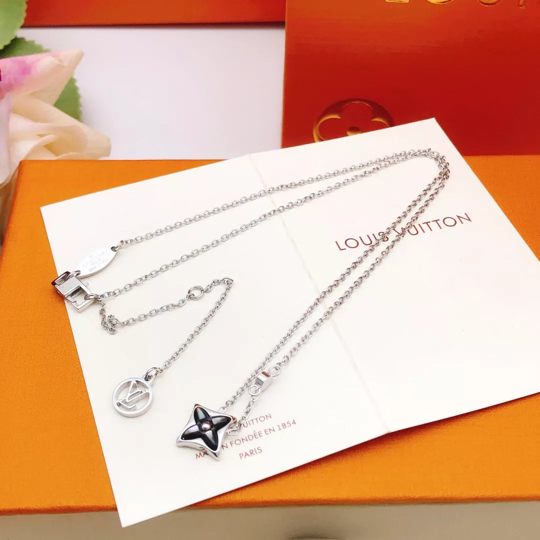Louis Vuitton Necklaces EyeCatching 3866