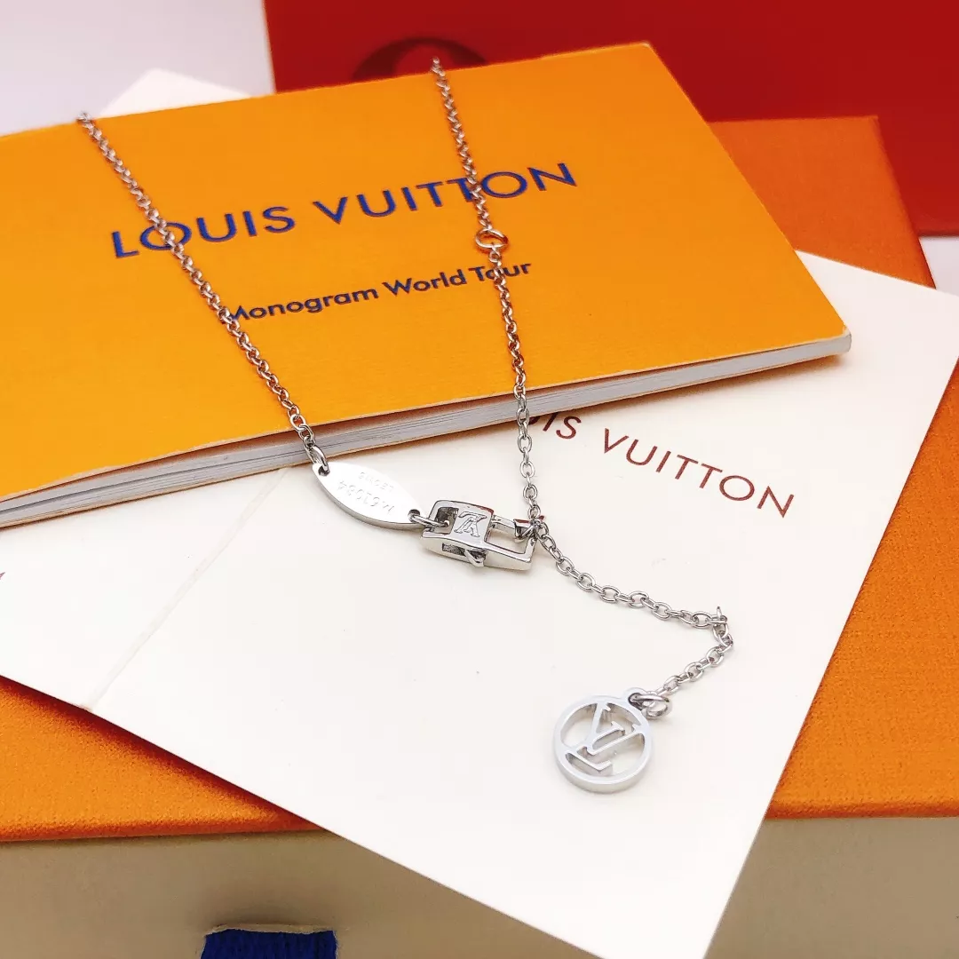 Louis Vuitton Necklaces EyeCatching 3866